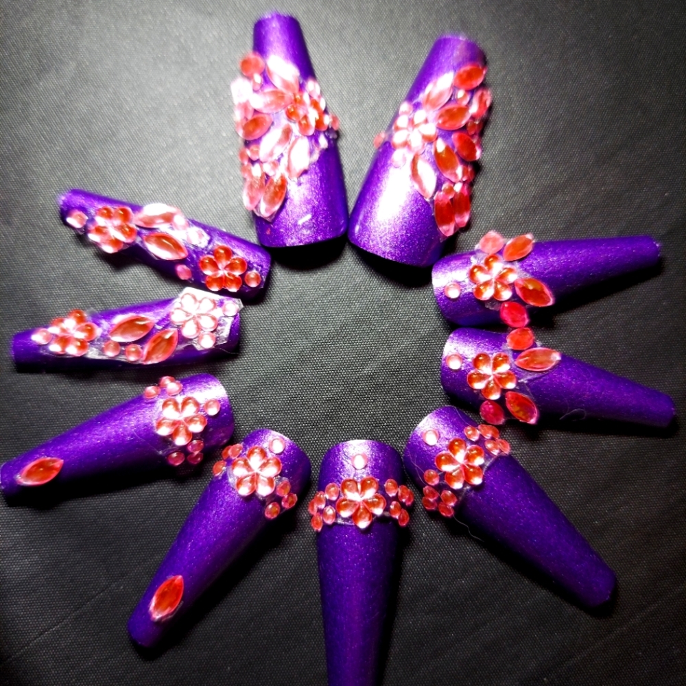 Press-On Handmade Nails